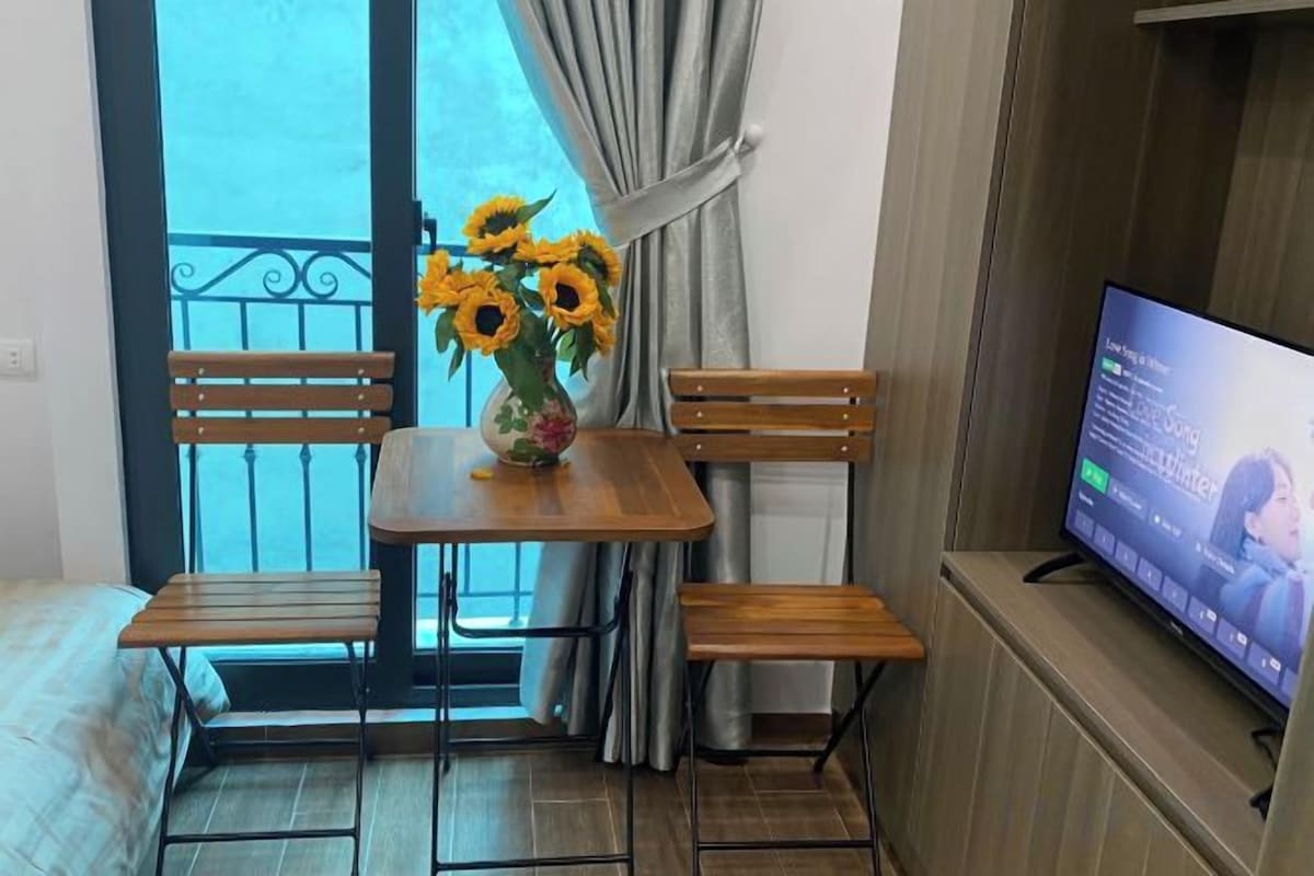 Minibar, desk, free WiFi