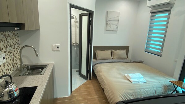 Minibar, skrivebord og wi-fi (inkludert)