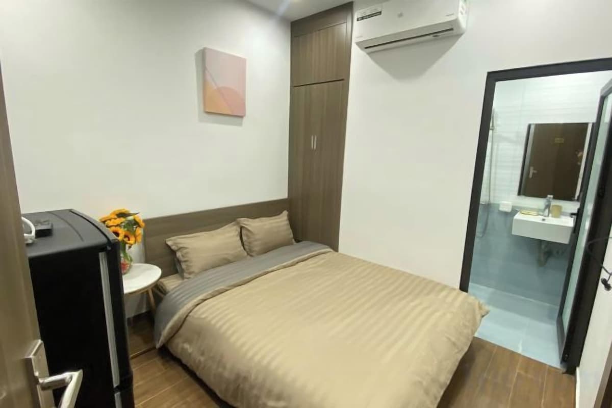 Minibar, desk, free WiFi