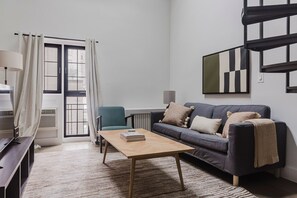 TV, stereo - Blueground | Gramercy Park, AC & elevator, nr park (Downtown)