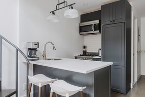 Fridge, microwave, oven, dishwasher - Blueground | Gramercy Park, AC & elevator, nr park (Downtown)