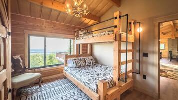 3 bedrooms, iron/ironing board, bed sheets