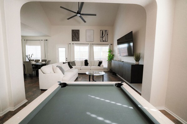 TV, foosball