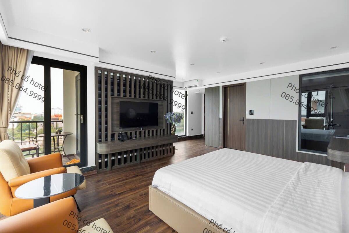 Kamar Double Mewah, 1 Tempat Tidur King, balkon, pemandangan danau | Kedap suara dan Wi-Fi gratis