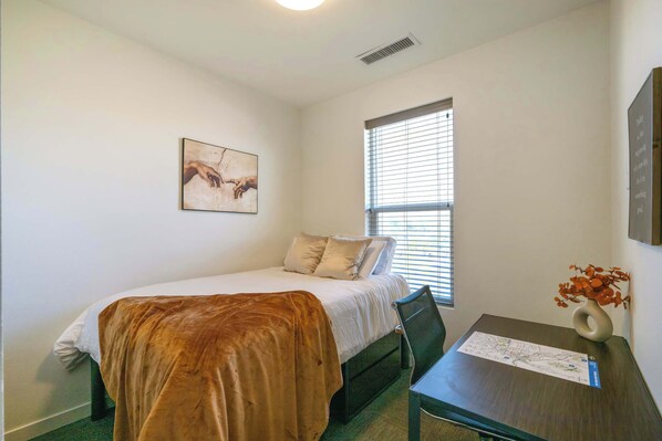 3 bedrooms, WiFi, bed sheets