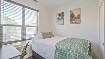 3 bedrooms, WiFi, bed sheets