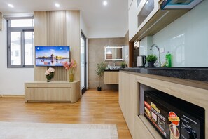 华丽公寓, 阳台, 庭院景观 | 1 多间卧室、办公桌、免费 WiFi