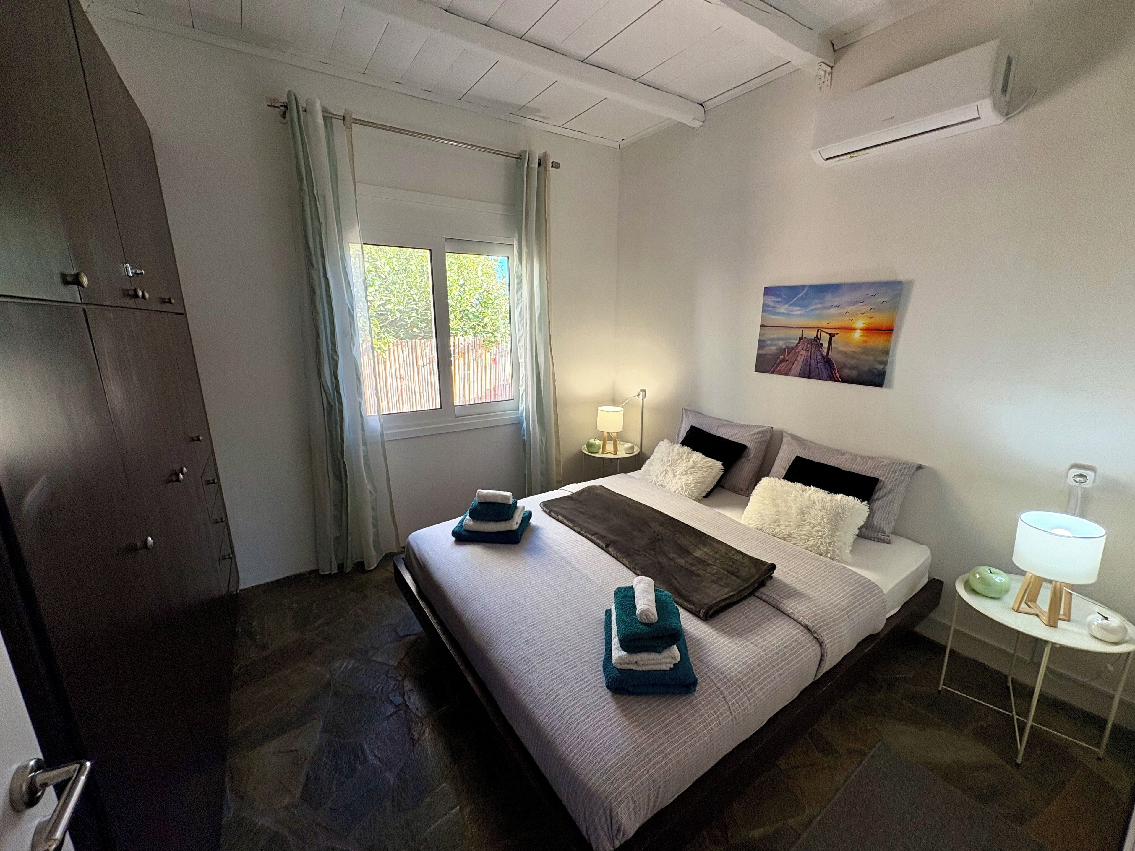 2 bedrooms, iron/ironing board, travel cot, WiFi