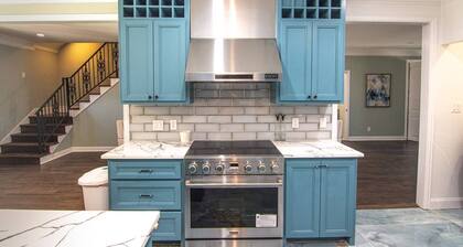 New! Remodeled Open Concept Home near Love Field, Oak Lawn, Medical District with Private Entry Gate