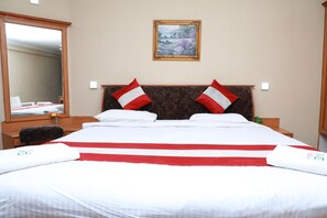 Superior Room | Rollaway beds, free WiFi, bed sheets - Royal Hotels, Kodaikanal (Kodaikanal)