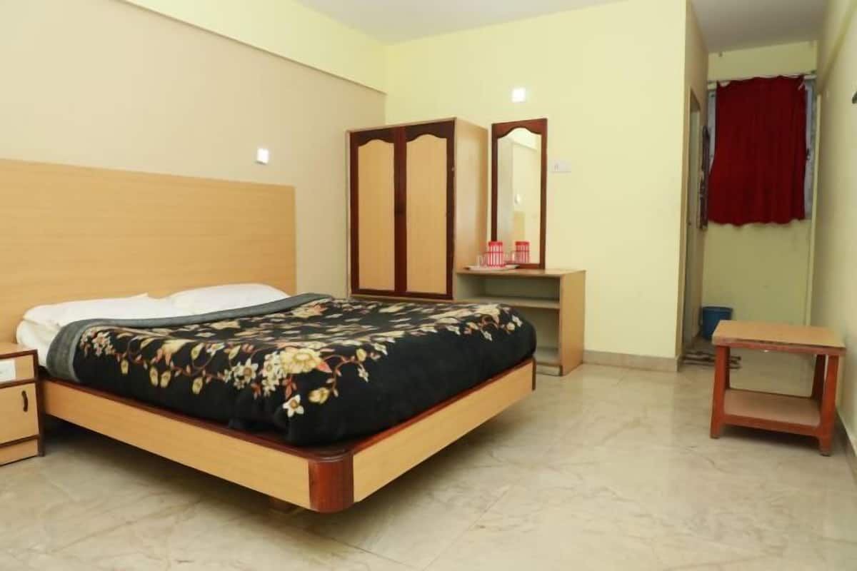 Rollaway beds, free WiFi, bed sheets