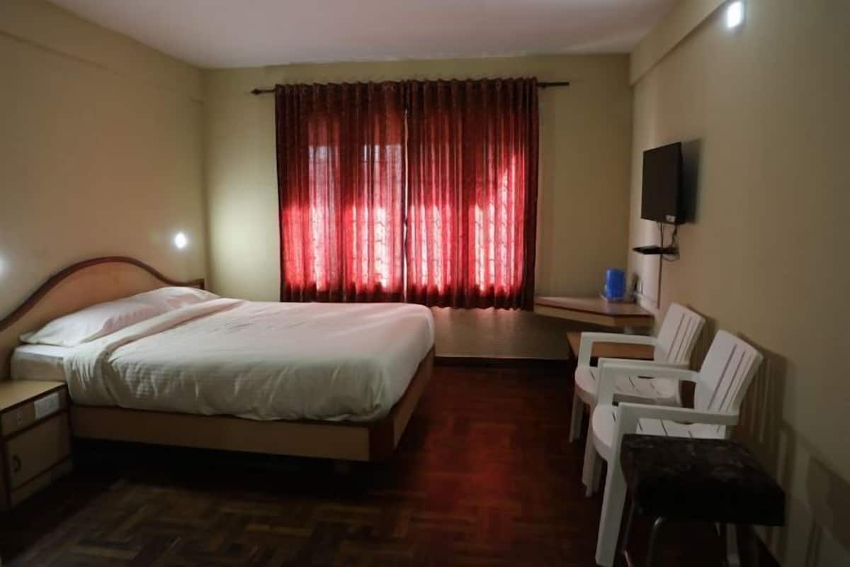 Rollaway beds, free WiFi, bed sheets