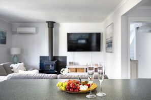 Smart-tv en een open haard