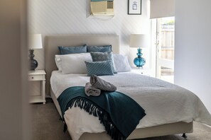 4 bedrooms, iron/ironing board, free WiFi, bed sheets