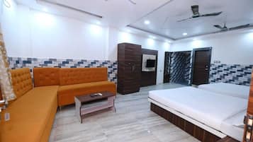 Family Room | Free WiFi