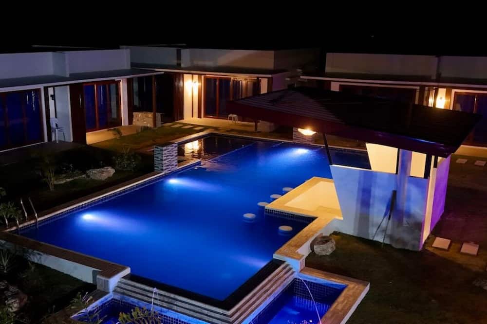 Bluewaves Hostel & Villa Panagsama by Hiverooms