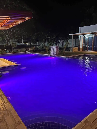 Bluewaves Hostel & Villa Panagsama by Hiverooms