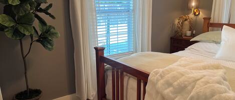 1 bedroom, iron/ironing board, WiFi, bed sheets