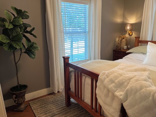 Private Cozy Cottage To Relax In...