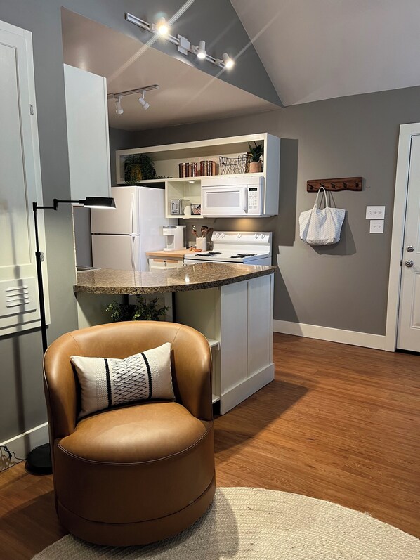 Interior - Private Cozy Cottage To Relax In... (Denton)