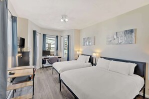 3 soverom, skrivebord, strykejern/-brett og wi-fi