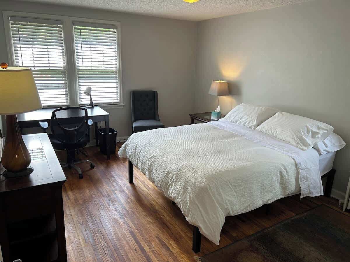 2 habitaciones, tabla de planchar con plancha y wifi 