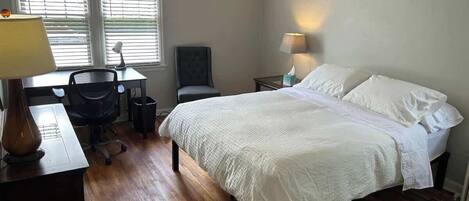 2 bedrooms, desk, iron/ironing board, WiFi