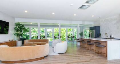 Camellia Deluxe King Studio at The Dogwood