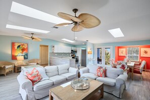 TV, offices - Cardium Dream - Charming Bungalow with Pool, Steps to Beach (Sanibel)