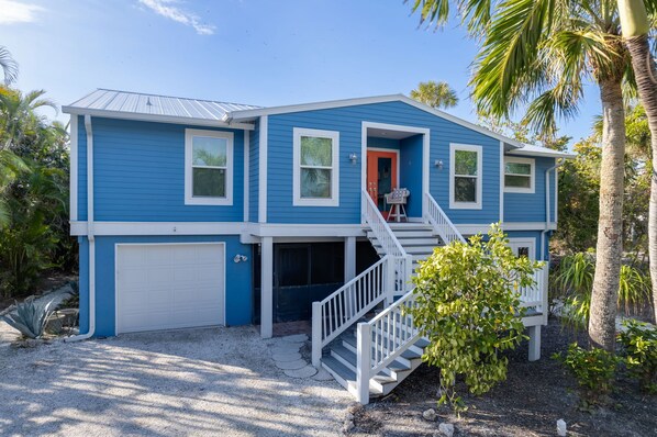 Exterior - Cardium Dream - Charming Bungalow with Pool, Steps to Beach (Sanibel)
