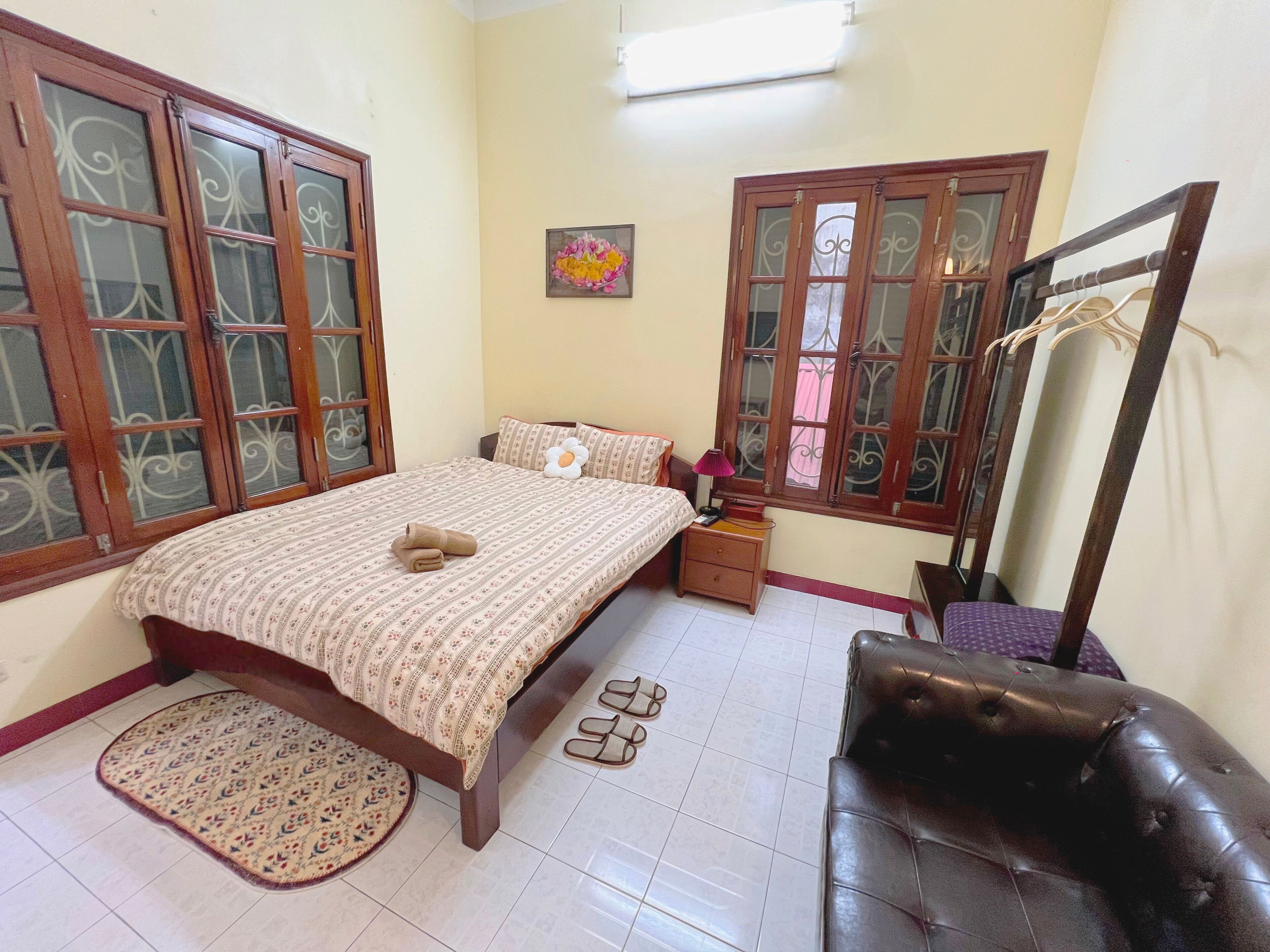 1 dormitorio, escritorio, wifi gratis y ropa de cama