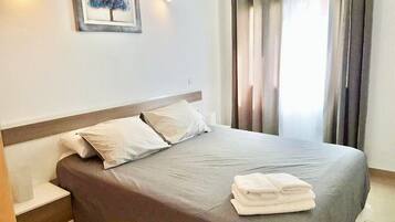 1 chambre, fer et planche à repasser, Wi-Fi gratuit, draps fournis