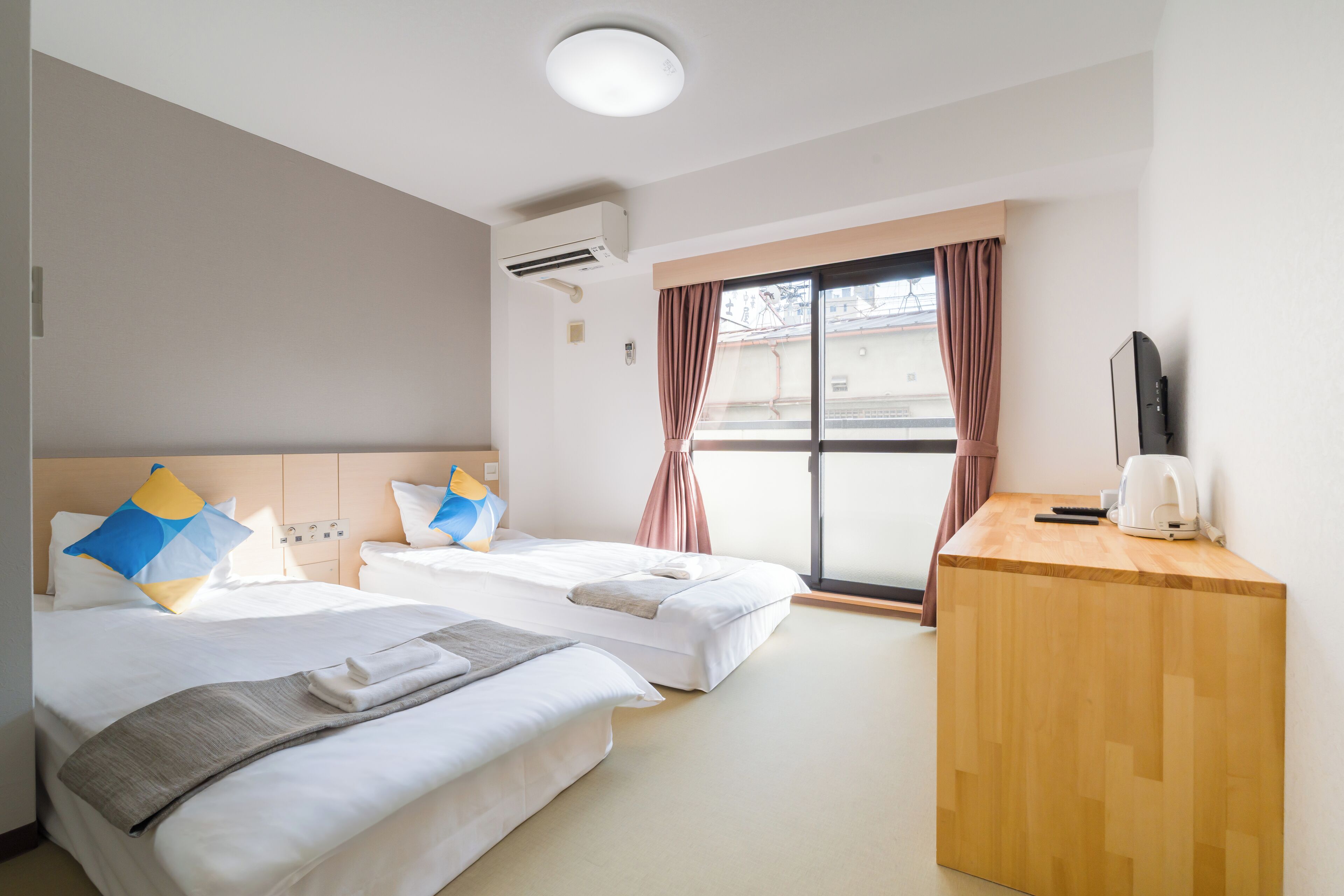 Free WiFi, bed sheets