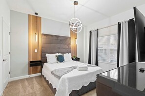 4 bedrooms, desk, iron/ironing board, travel cot