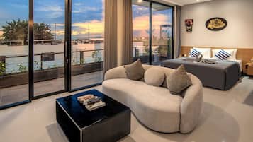 Suite, pemandangan kolam renang | 1 kamar tidur dan Wi-Fi gratis