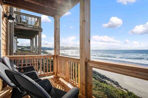 Property grounds - Breathtaking Ocean Front Views, Hot Tub, Fireplace, Deck, Steps from Sandy Beach, Pet Friendly (Depoe Bay)