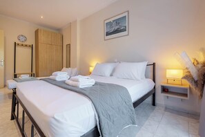 1 chambre, fer et planche à repasser, Wi-Fi, draps fournis