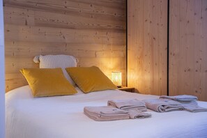 4 soverom, strykejern/-brett, wi-fi (inkludert) og sengetøy