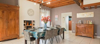 Holiday Home 'Cours Péan' with Private Terrace, Private Garden and Wi-Fi