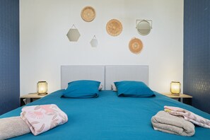 3 chambres, fer et planche à repasser, Wi-Fi gratuit, draps fournis