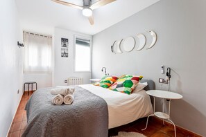 2 bedrooms, iron/ironing board, free WiFi, bed sheets