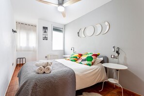 2 bedrooms, iron/ironing board, free WiFi, bed sheets