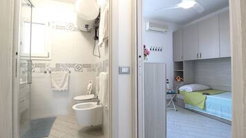 2 Schlafzimmer, Bügeleisen/Bügelbrett, Reisekinderbett, kostenloses WLAN