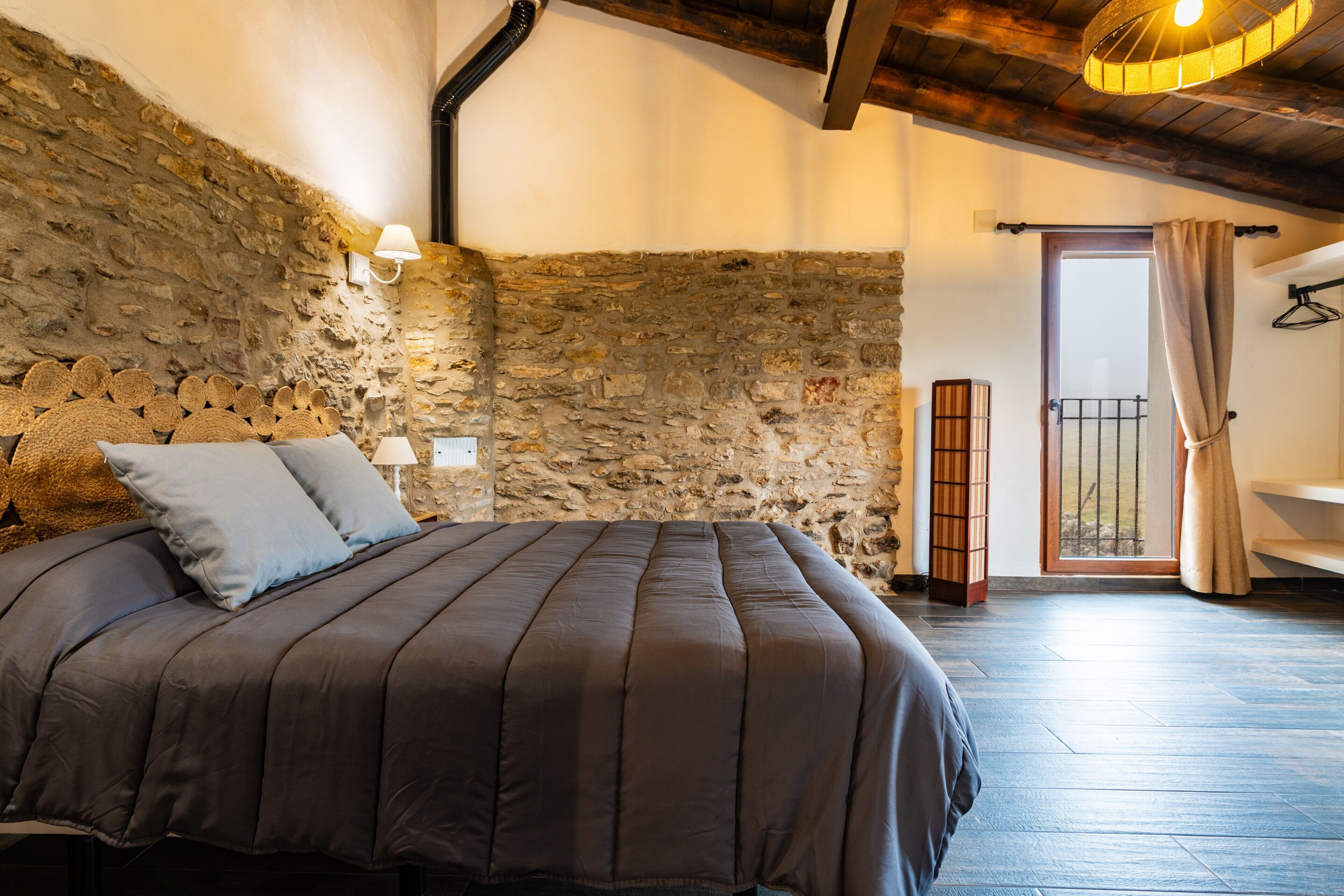 2 chambres, fer et planche à repasser, draps fournis
