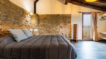 2 chambres, fer et planche Ă repasser, draps fournis