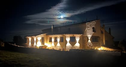 Apartment 'El Nido' with Mountain Views, Private Terrace and Private Garden