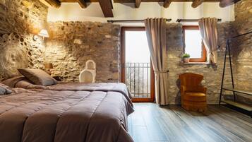 9 chambres, fer et planche Ă repasser, Wi-Fi, draps fournis