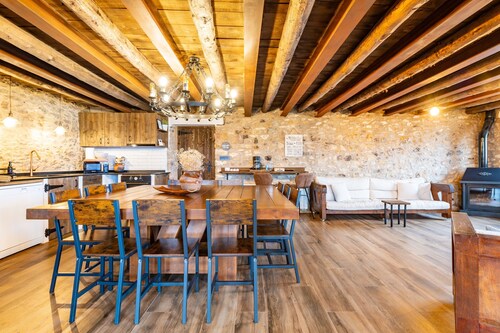 Rural House 'La Parreta Estancia La Morada' with Mountain Views, Private Terrace and Garden