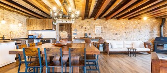 Rural House 'La Parreta Estancia La Morada' with Mountain Views, Private Terrace and Garden