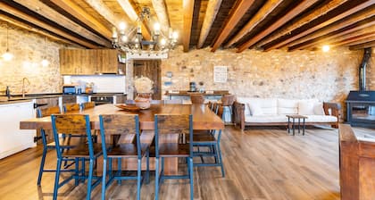 Rural House 'La Parreta Estancia La Morada' with Mountain Views, Private Terrace and Garden